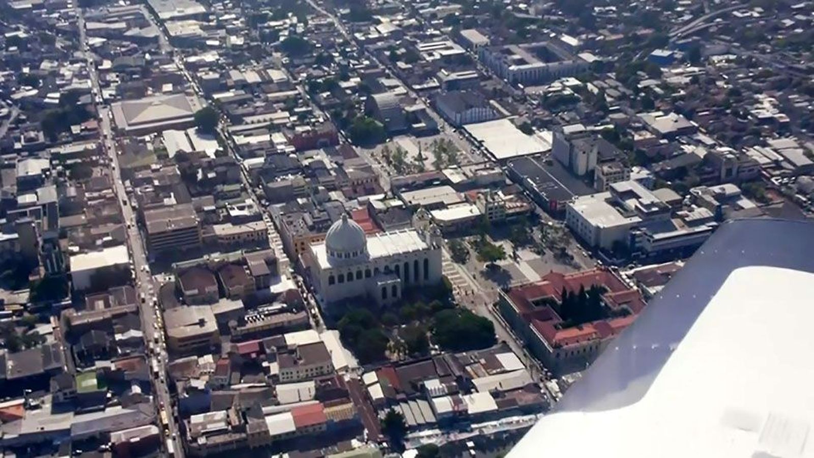 El Salvador desde las alturas