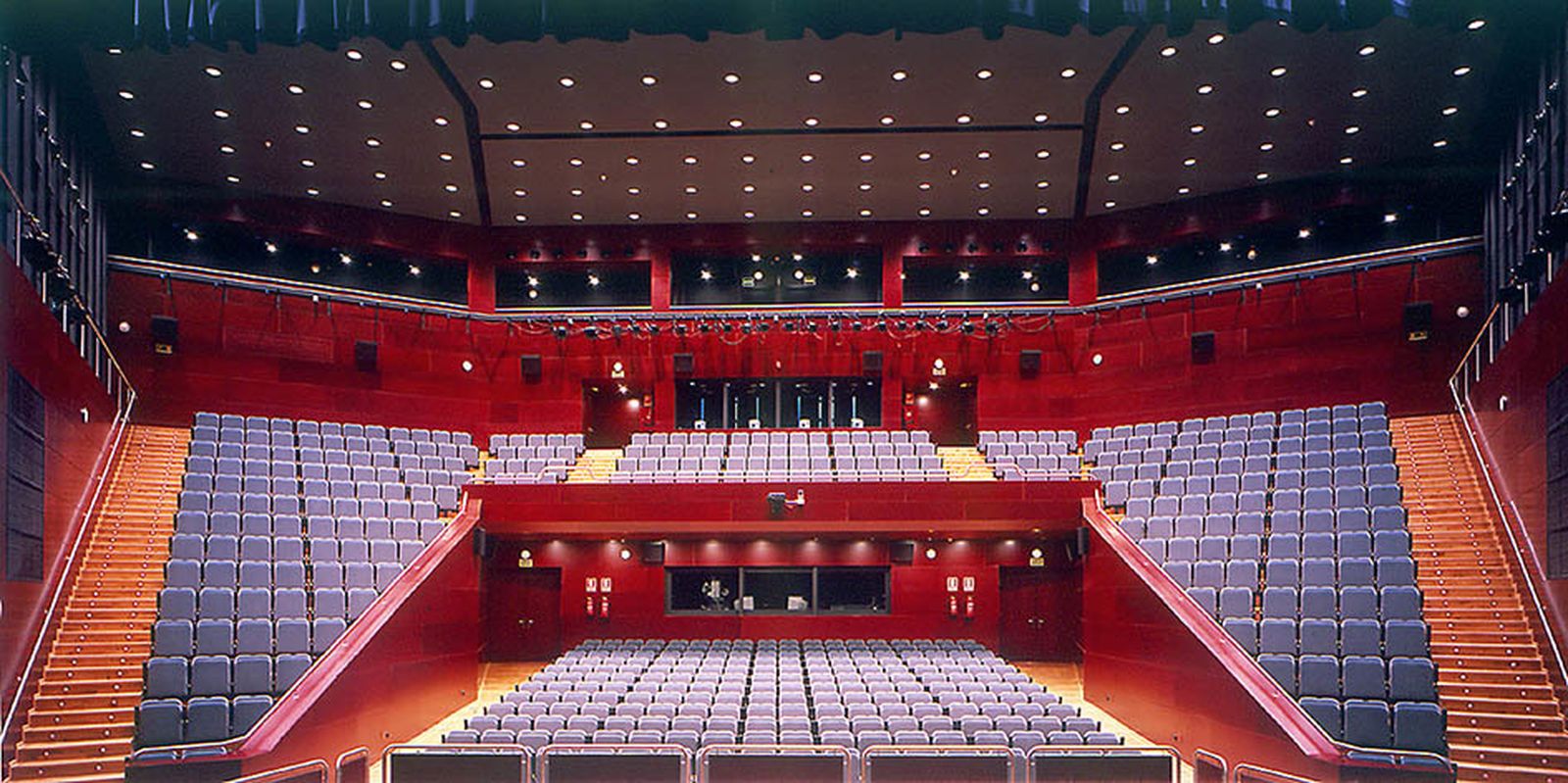Butacas del Teatro del Bosque, de Móstoles, esperando a los nuevos espectadores