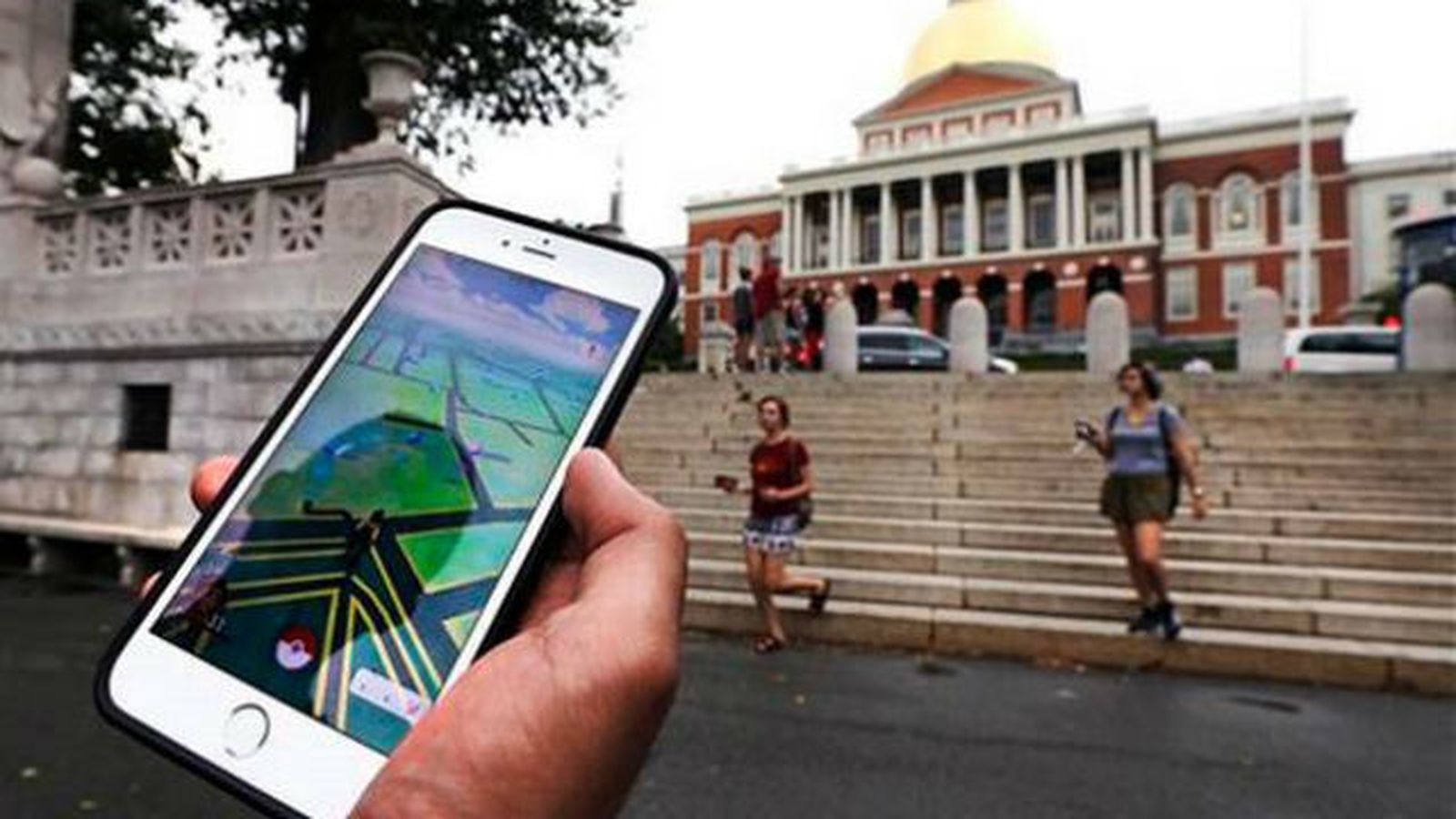 De la iglesia a la cárcel por un par de pokemones