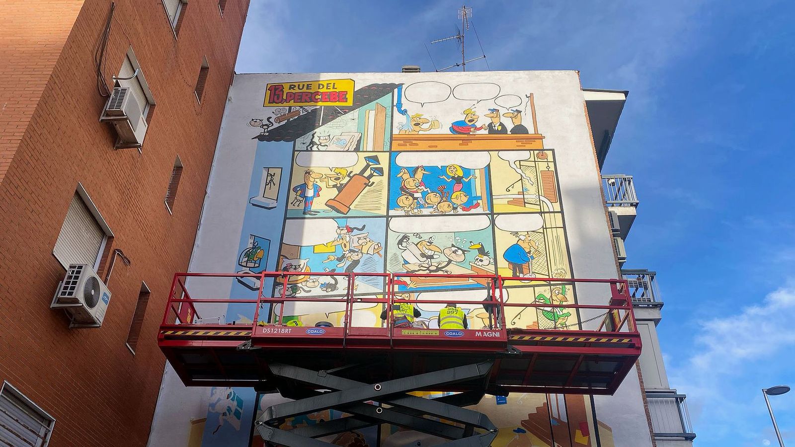El mural de ‘13, Rue del Percebe’ ya está terminado y hemos podido hablar con sus dibujantes y la hija del mismo Ibáñez