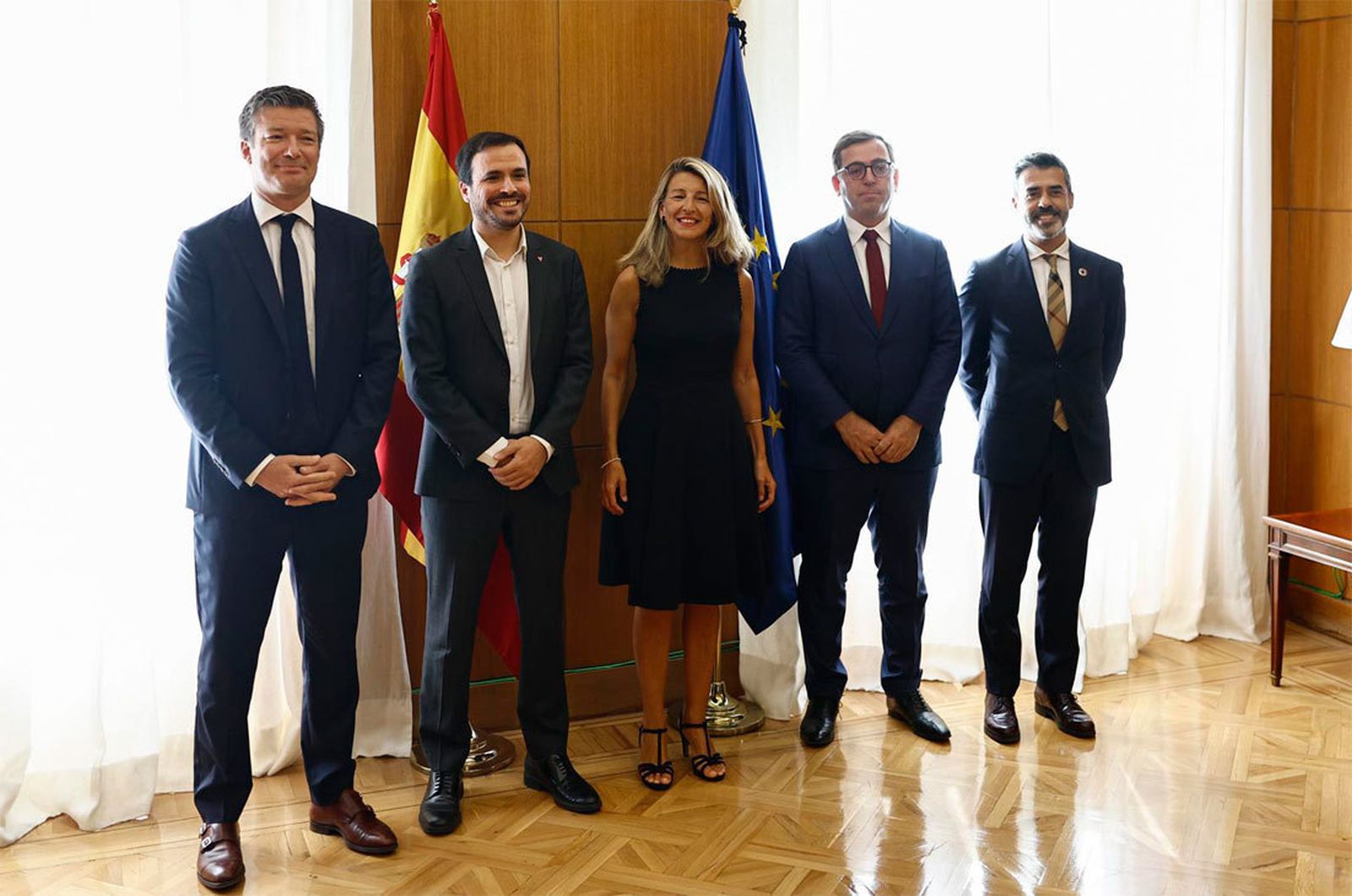 Díaz y Garzón reclaman a grandes cadenas limitar precios básicos hasta enero