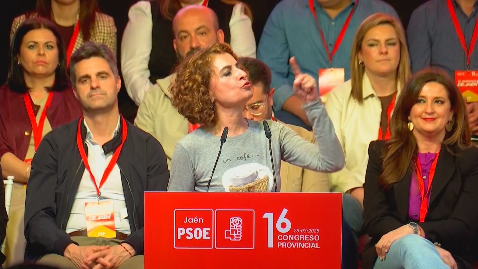 María Jesús Montero tacha de "vergüenza" que se absuelva a Alves y "se cuestione el testimonio de una víctima"