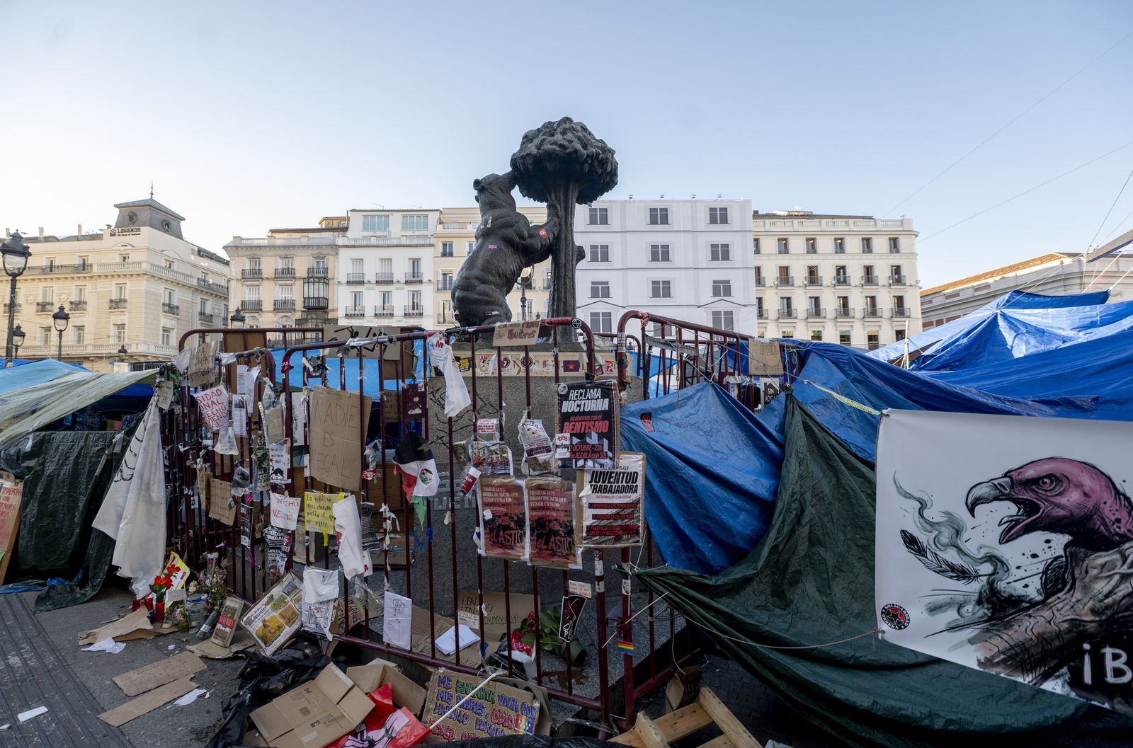 Acampada por la vivienda, en la Puerta del Sol
