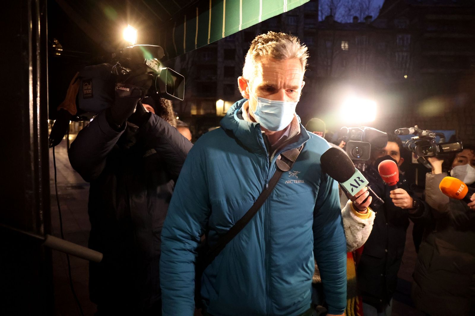 Urdangarin confirma que mantiene una relación con una compañera del bufete en el que trabaja: "Vamos a gestionarlo de la mejor manera"