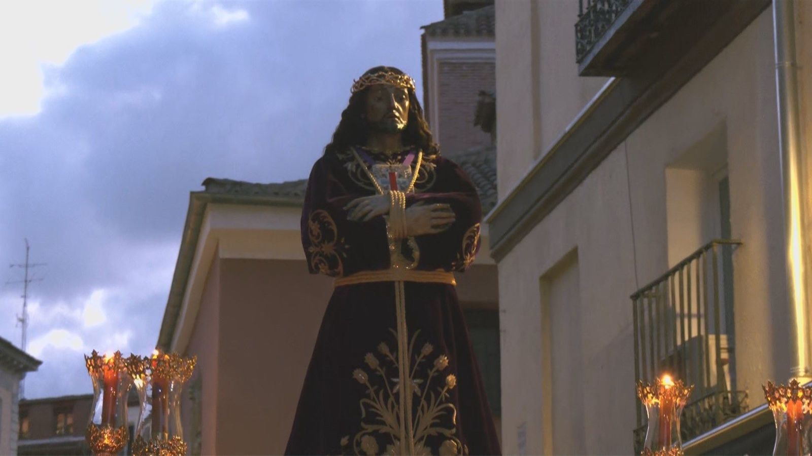 La lluvia respeta el Vía Crucis de Jesús ‘El Pobre’, de nuevo en Madrid 30 años después