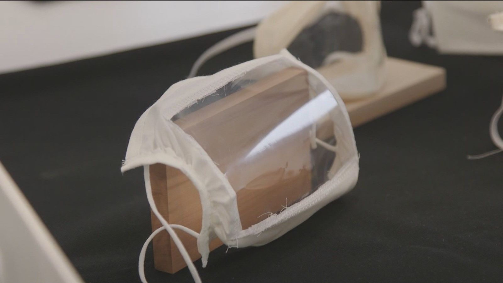 La mascarilla, un obstáculo para los alumnos sordos en la vuelta al cole