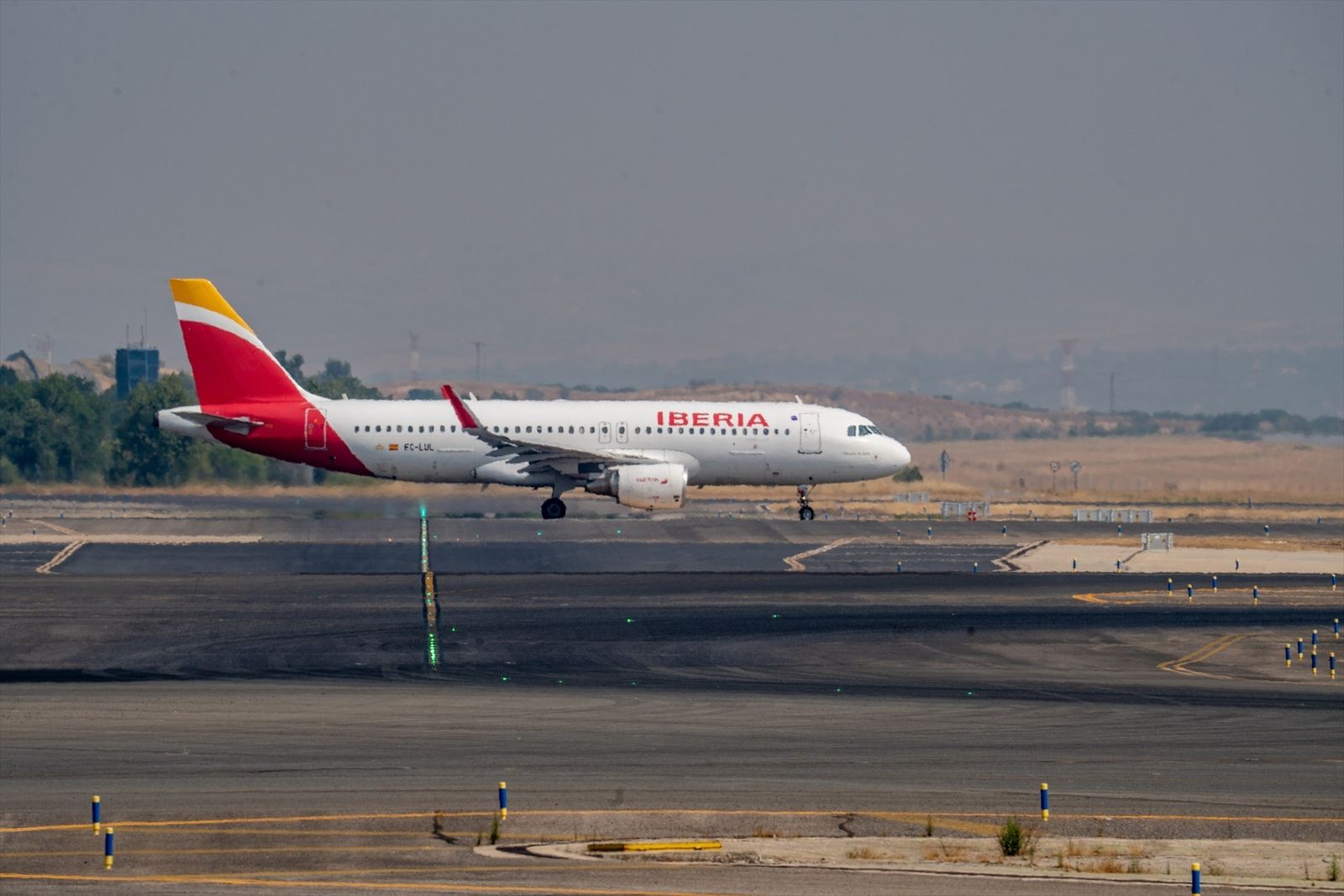 Avión de Iberia preparado para despegar en el Aeropuerto Adolfo Suárez Madrid-Barajas