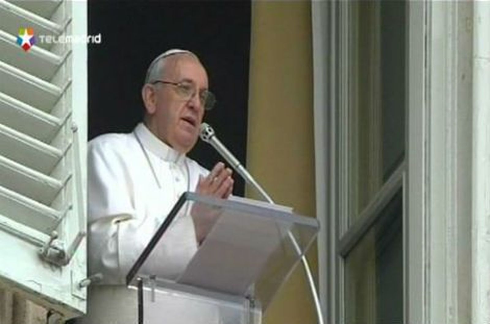 Francisco: "Dios jamás se cansa de perdonar a los hombres"