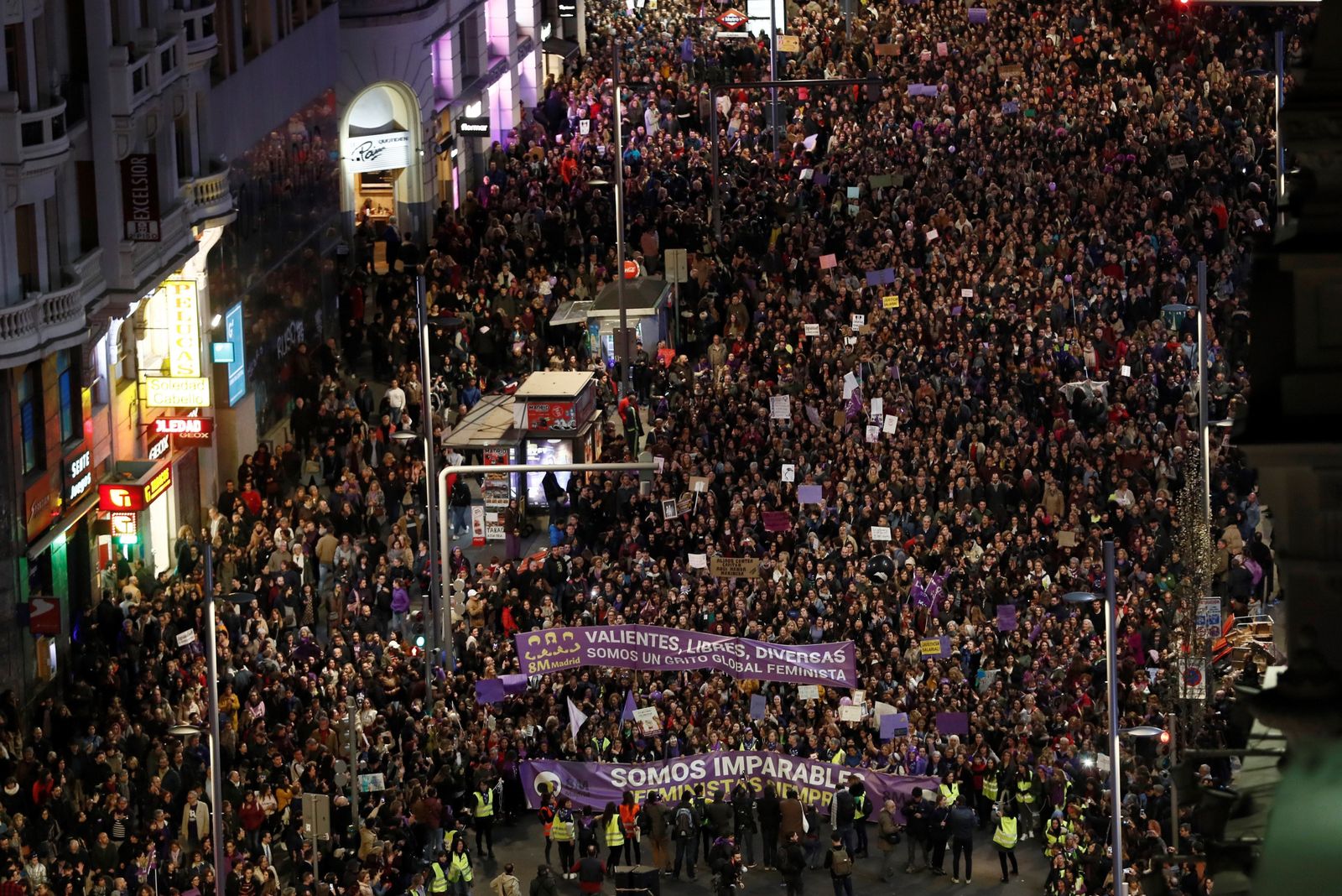 La manifestación del 8-M llena la Gran Vía