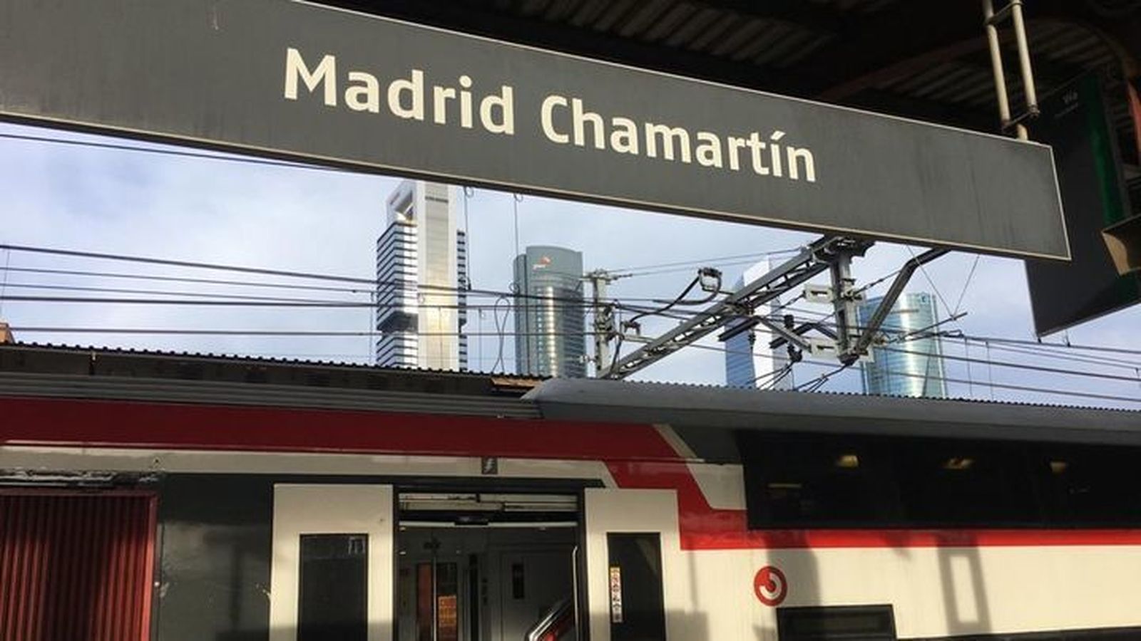 Andenes de Cercanías en la estación de Chamartín