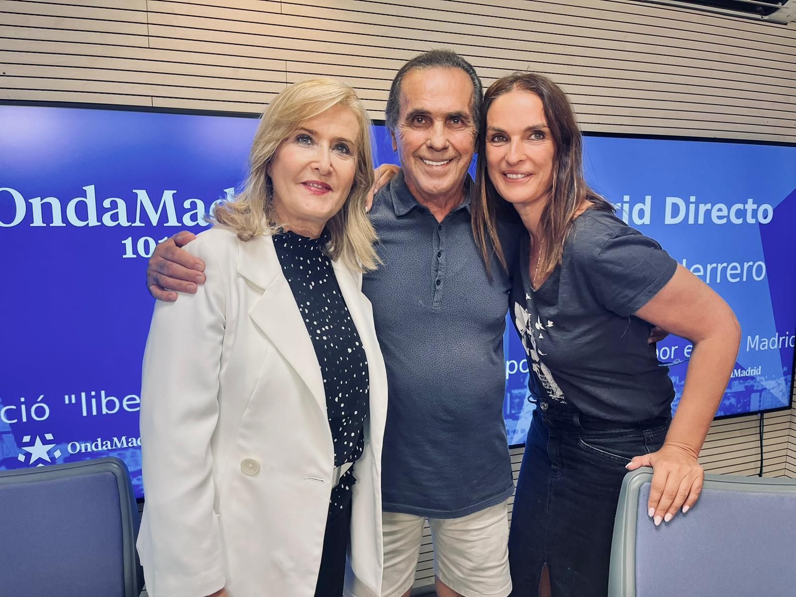 Nieves Herrero junto a Pepe de Lucía y Casilda Sánchez