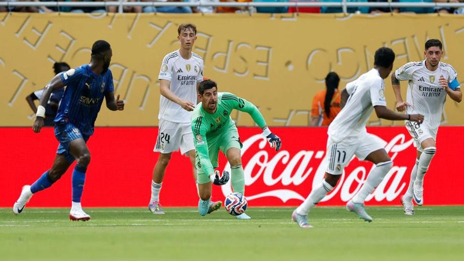 Courtois: "Tenemos que buscar sumar pases y no siempre querer ir a atacar"