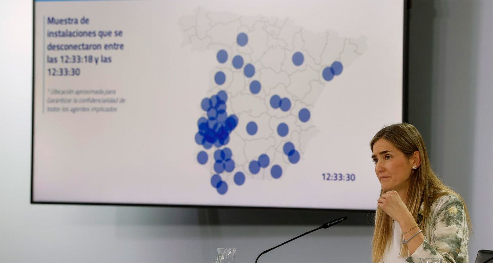 El Gobierno dice que algunas centrales no absorbieron la tensión debida antes del apagón del 28 de abril
