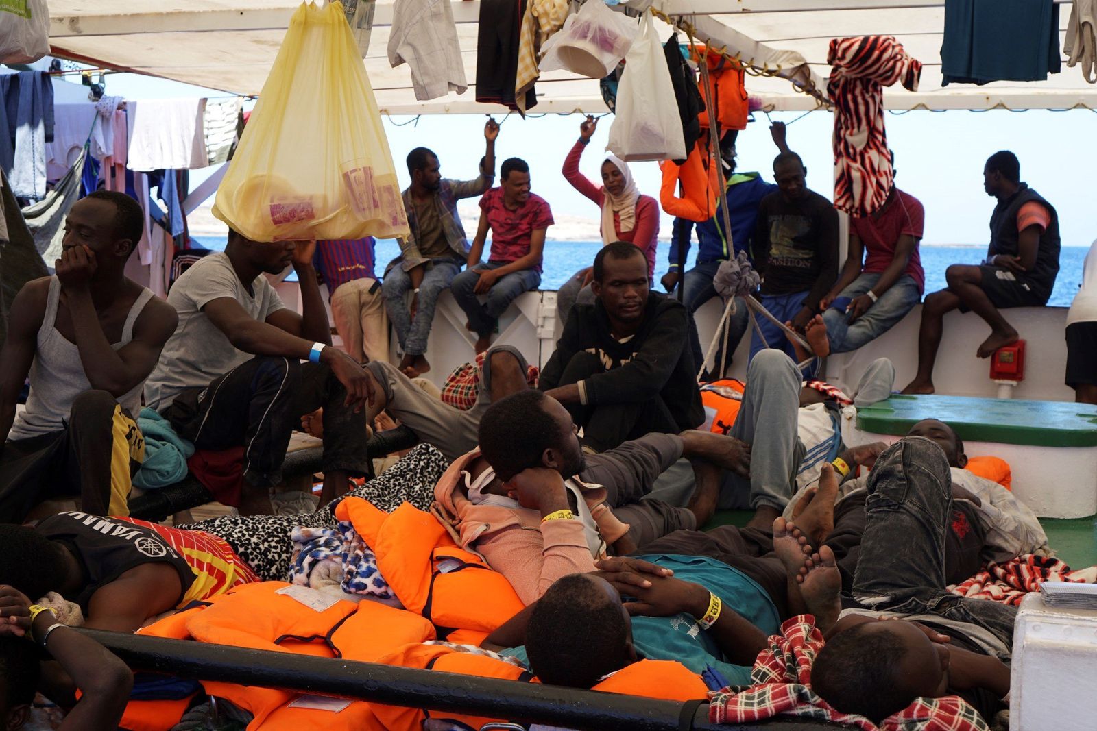 El Gobierno ofrece al Open Arms el puerto español más cercano