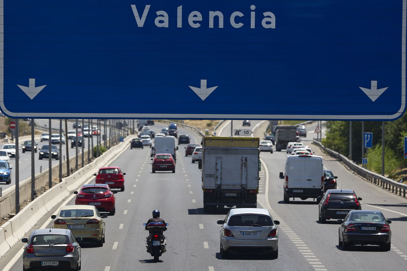 Vehículos circulan por la autopista A-3