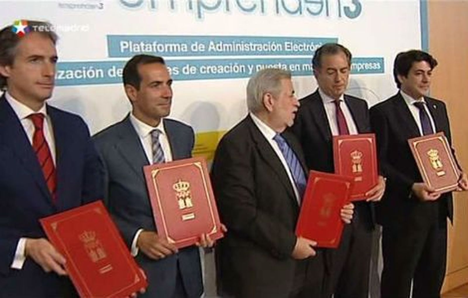 Las tres administraciones firman un protocolo para facilitar la creación de empresas