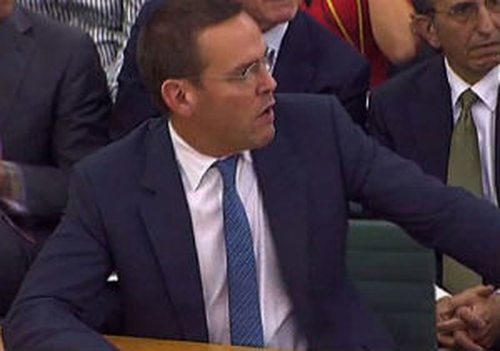 Acusan al hijo de Murdoch de mentir al Parlamento británico