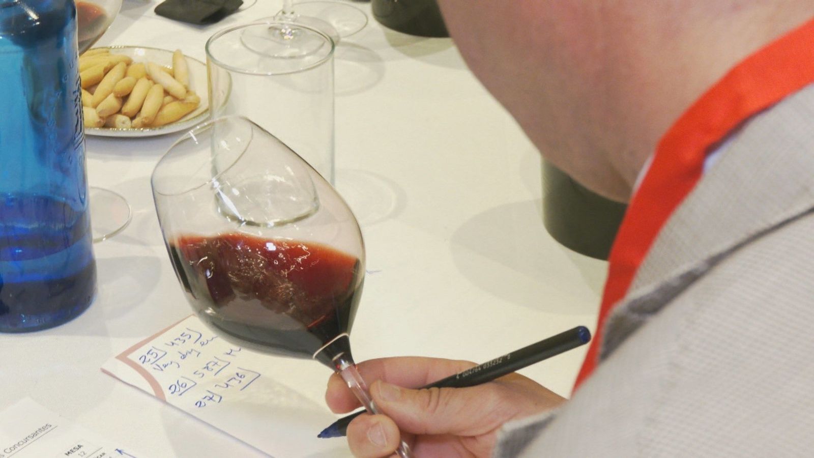 Bacchus reúne a 60 expertos para catar más de 1.500 vinos en busca de la excelencia