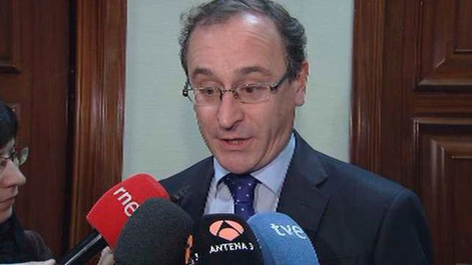 Alonso ve en el "colapso" catalán una lección para abordar una gran coalición