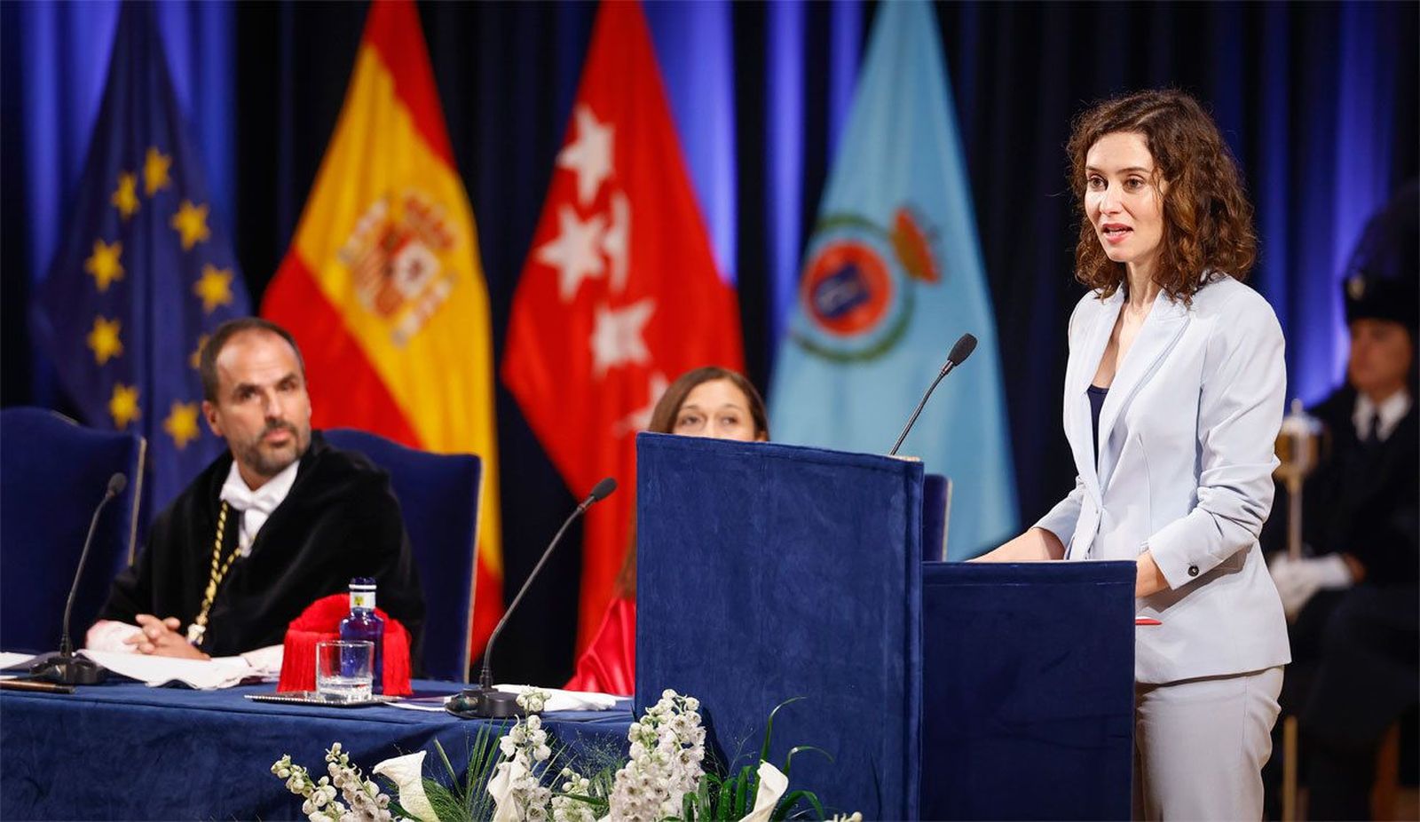 Díaz Ayuso llama a defender la universidad como "foco de libertad" frente a la "politización" y la "endogamia"