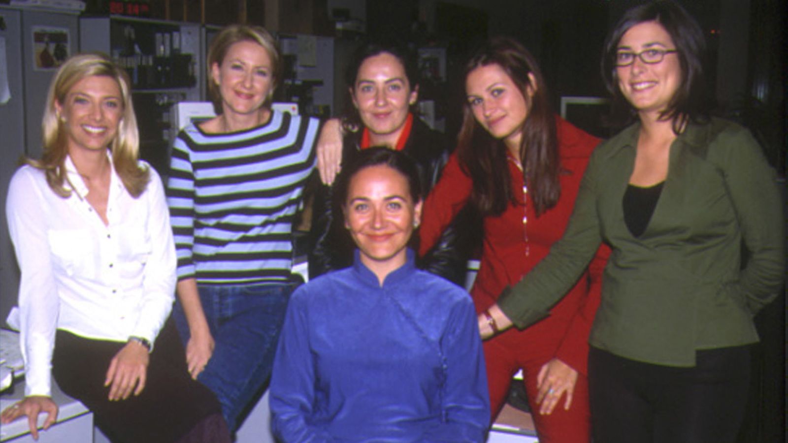 Eva Armenteros, Inma Galván, Ágata Álvarez, Sara Jiménez, Yolanda Maniega y Concha Crespo (sentada)