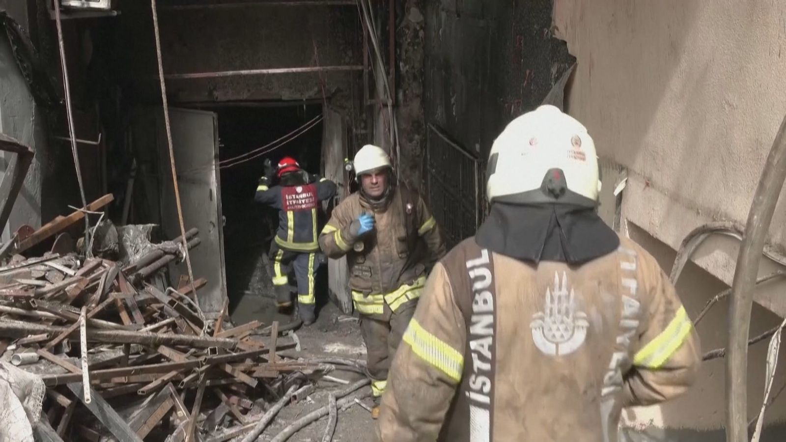 La discoteca turca en la que murieron 29 obreros en un fuego no tenía licencia de reforma