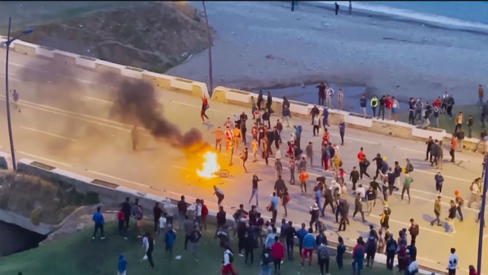 Migrantes marroquíes protagonizan disturbios cerca de la frontera con Ceuta