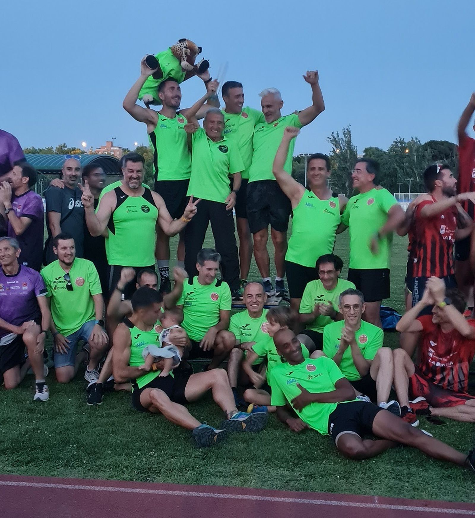 Track Cross Road Team