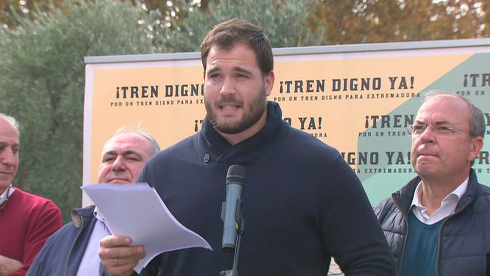 Concentración pide en Madrid un "tren digno y del siglo XXI" en Extremadura