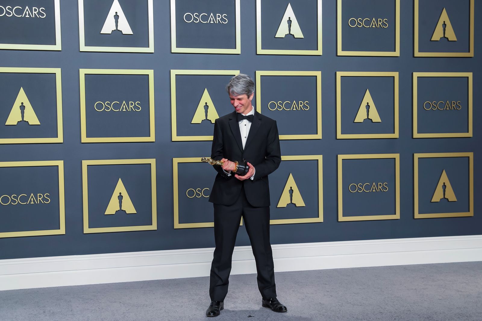 Marshall Curry con su Oscar a Mejor Corto de Acción