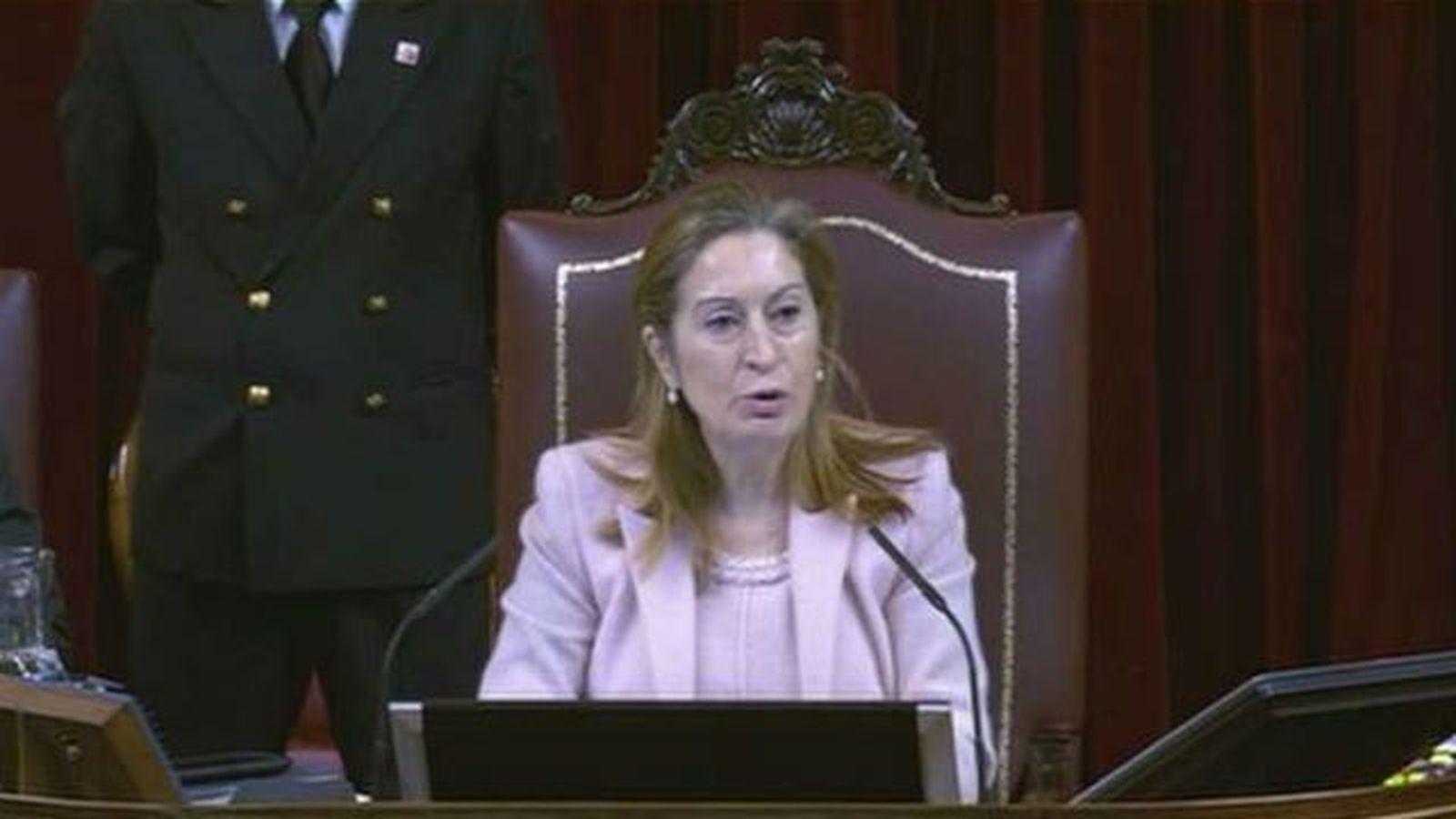Reprimenda de Pastor al pleno tras la bronca entre Iglesias y un diputado del PP