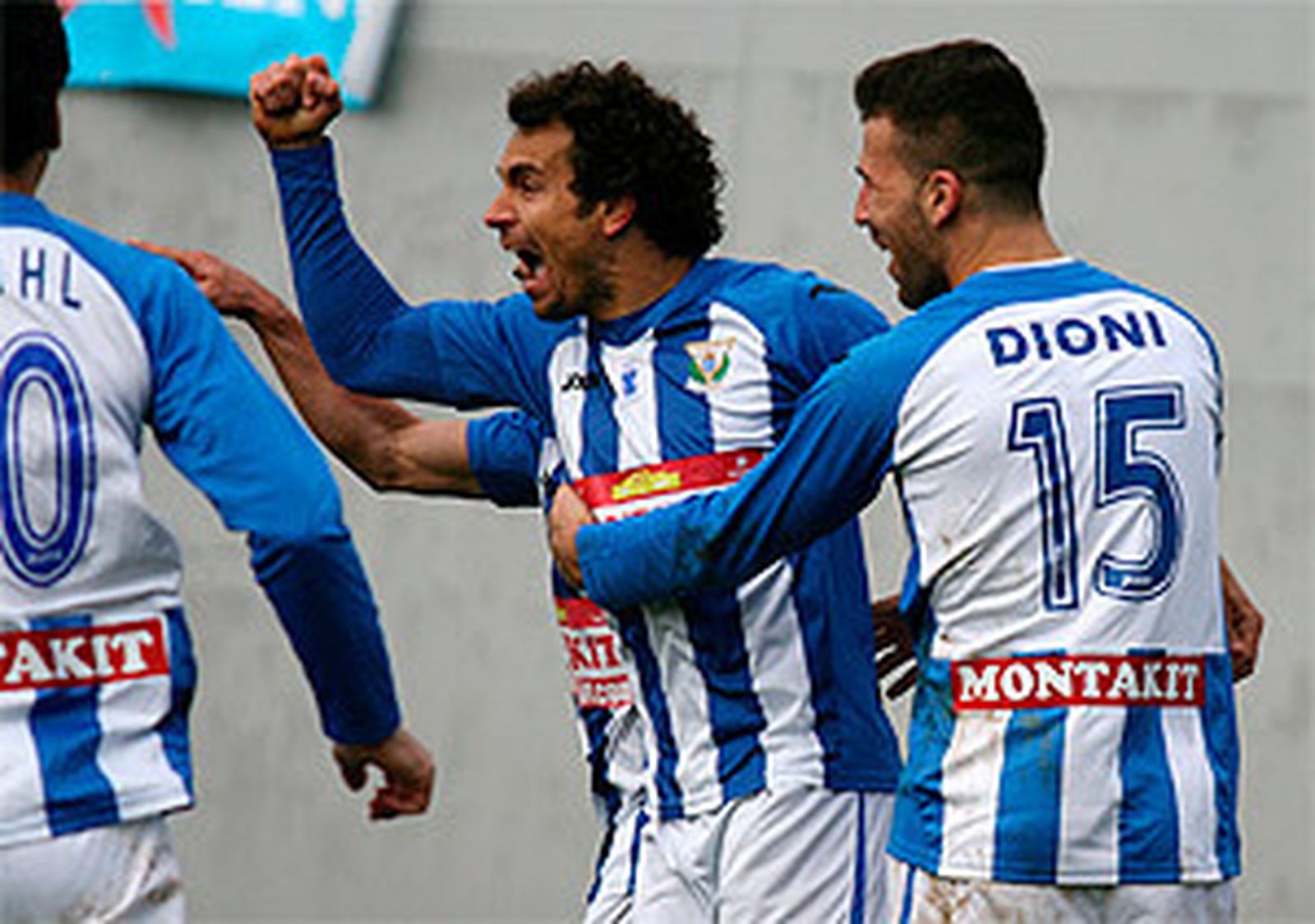 Carlos Martínez y Dioni celebran un gol en el partido ante el Real Madrid C