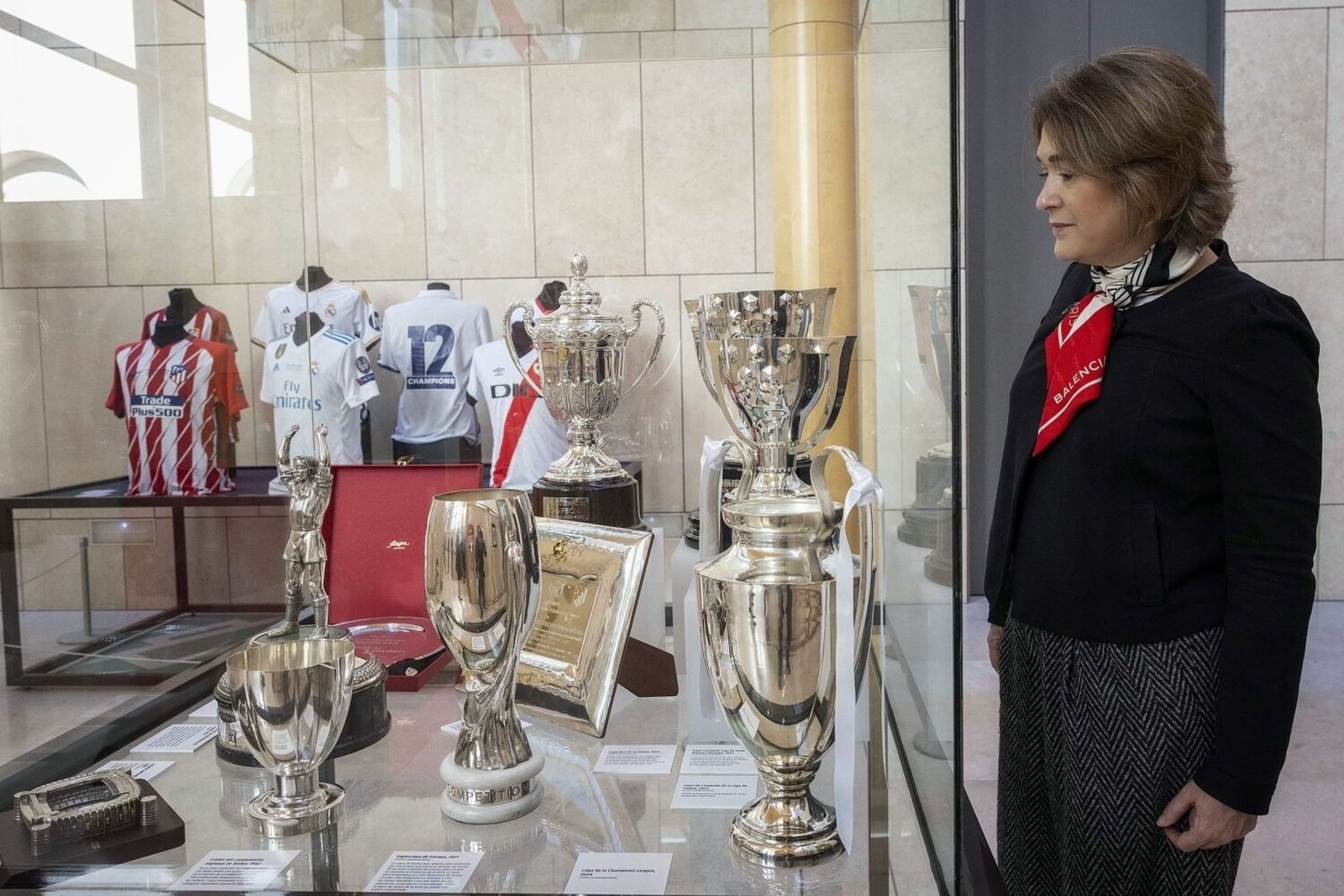 Marta Rivera de la Cruz visita la exposición  'Invictus'
