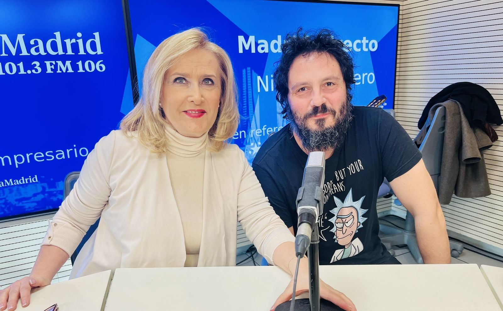 El Kanka junto a Nieves Herrero en su visita a Madrid Directo de Onda Madrid