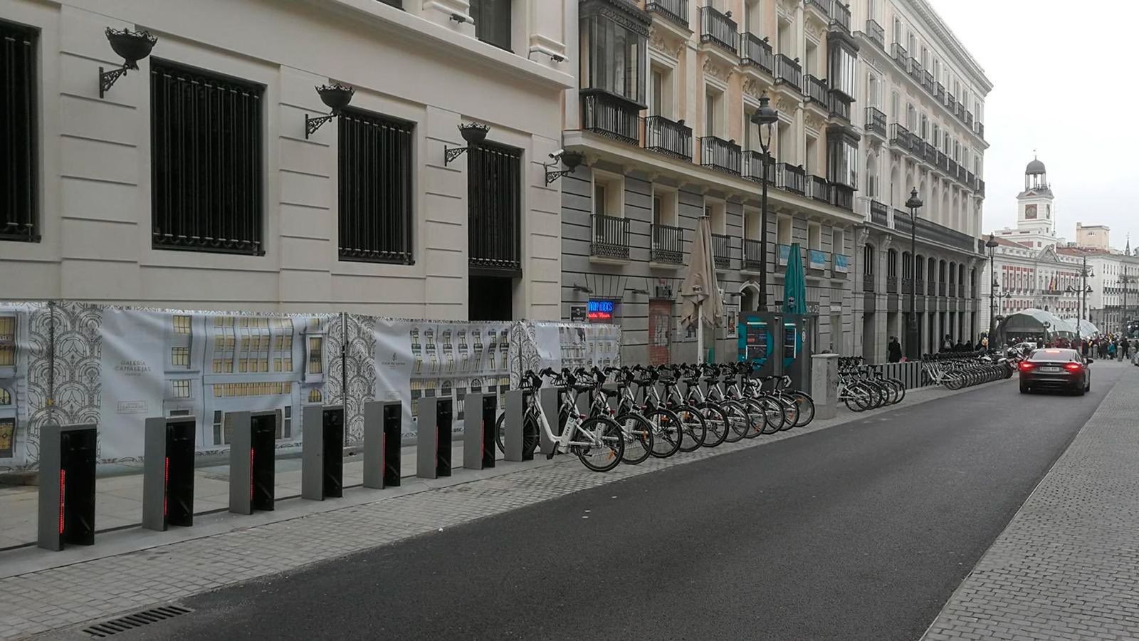 Estación de Bicimad situada en la calle Alcalá
