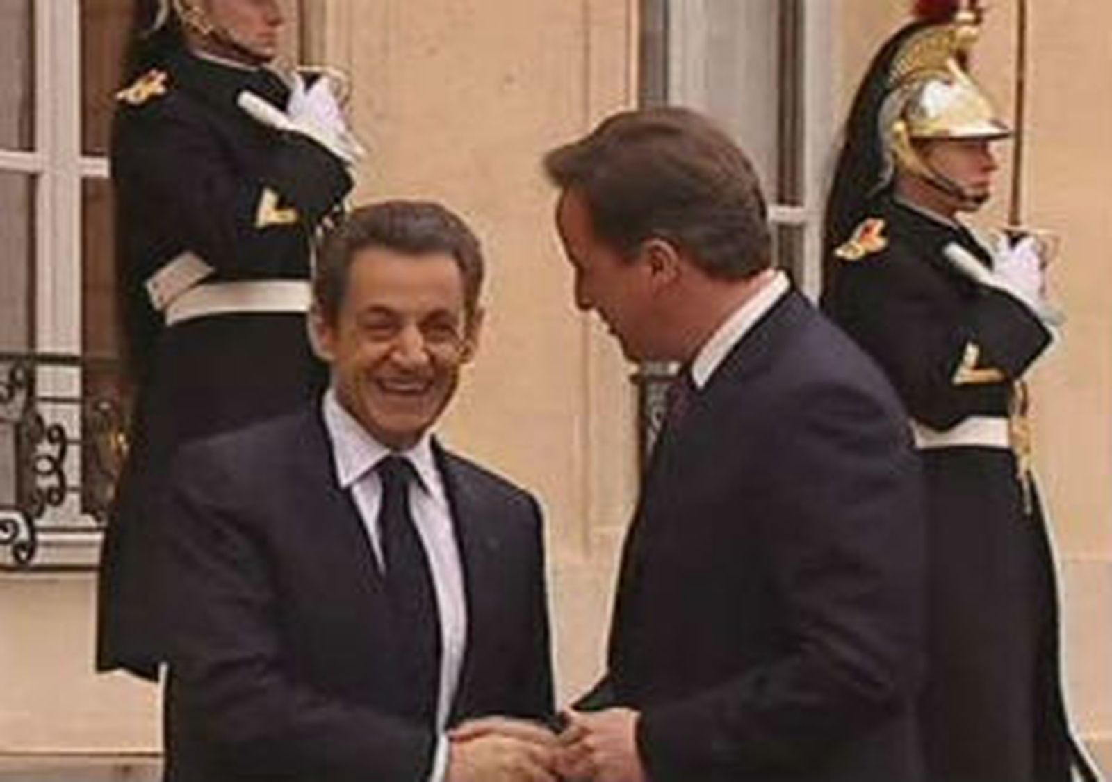Sarkozy y Cameron confirman su acuerdo para desarrollar la energía nuclear