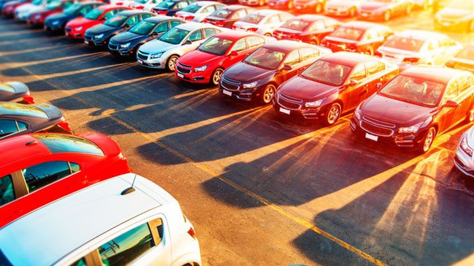 Las matriculaciones de coches se desploman un 96% en abril en España