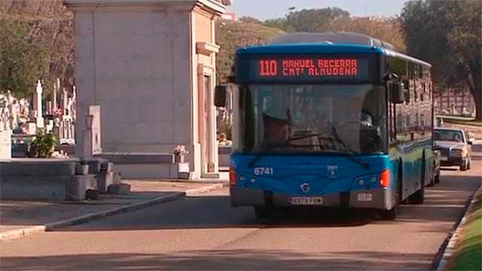 La linea 110 en el cementeriode La Almudena