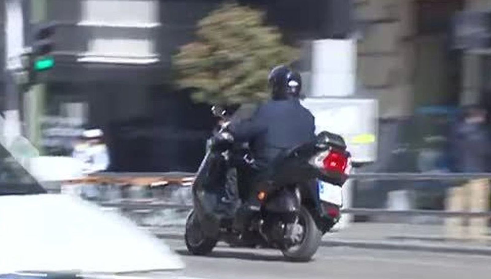 Buscan a dos motoristas que roban al tirón relojes de lujo en los distritos de Chamberí y Salamanca