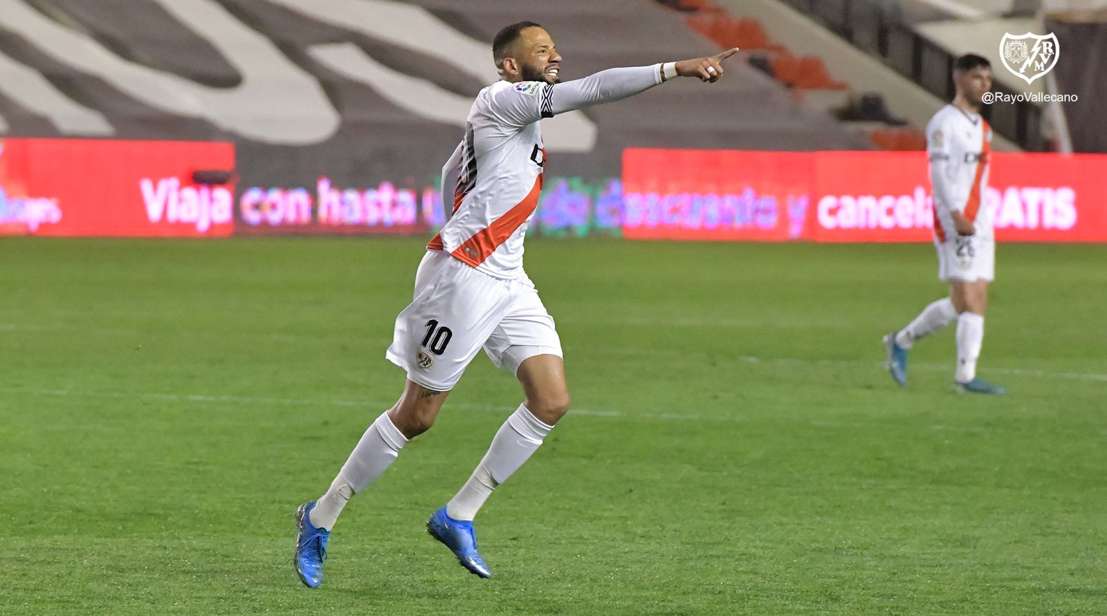 Bebé, jugador del Rayo:  "No es imposible acabar segundos"