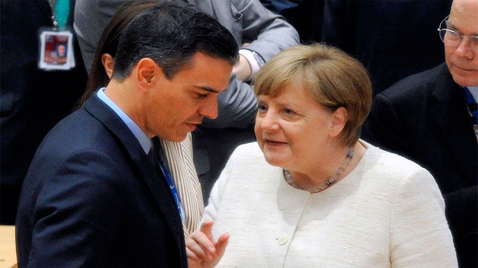 Los líderes europeos debaten el reparto de puestos en la UE