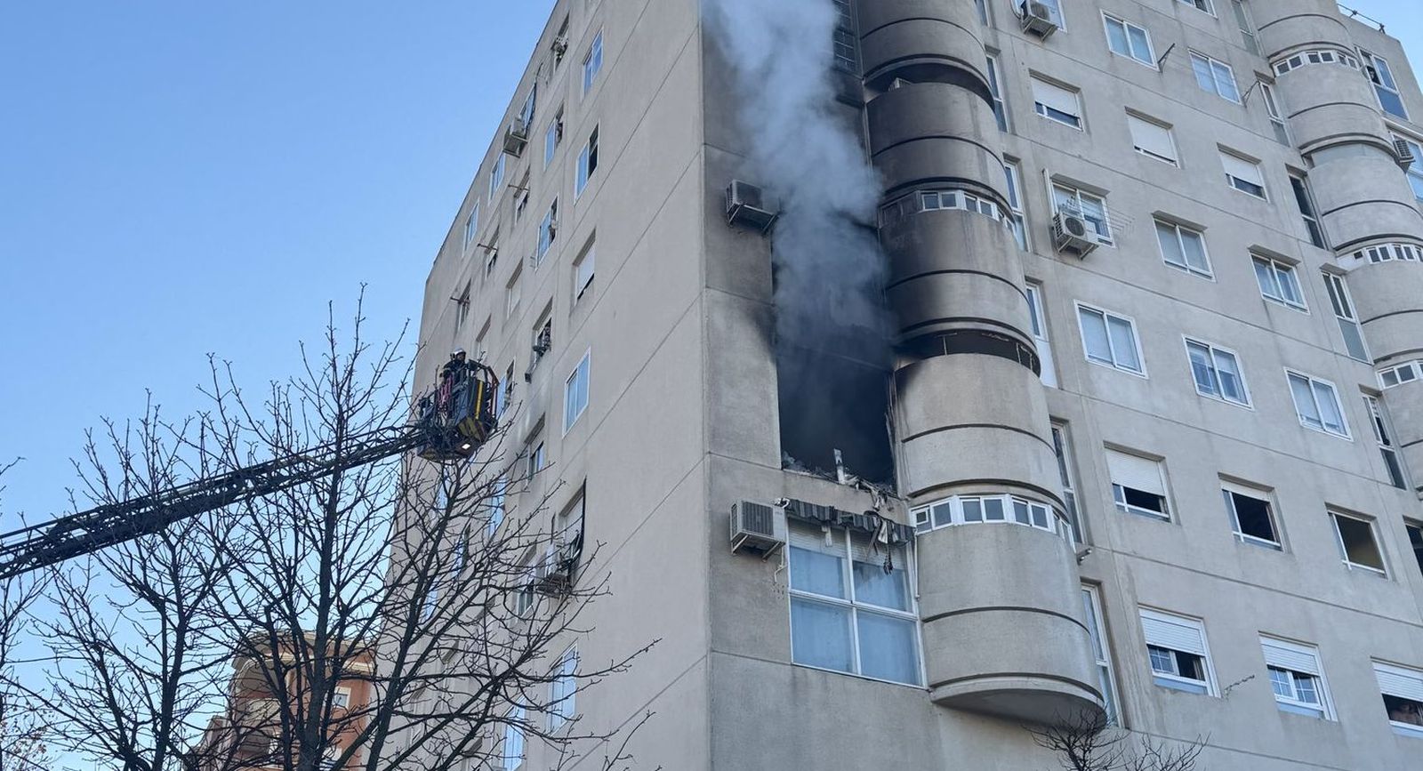 13 personas afectadas en un incendio de vivienda declarado en Fuenlabrada