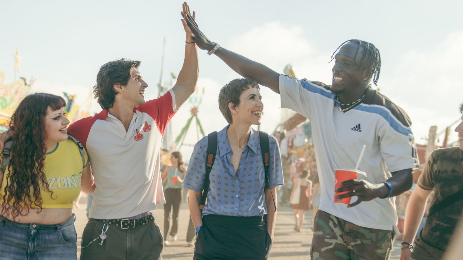 El reparto está formado por Naby Dakhli, Marc Soler, Loll Beltran y Zaira Pérez, con la colaboración especial de Guillermo Toledo y Josh Zuckerman.