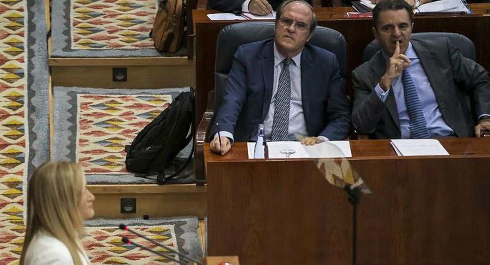 La oposición califica de plano y sin autocrítica el discurso de Cristina Cifuentes