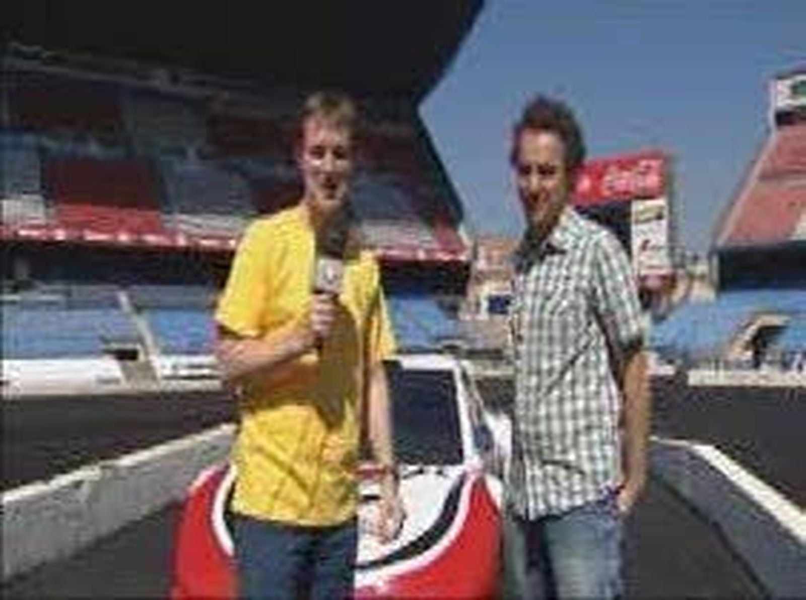 El Calderón asfaltado para una carrera de coches