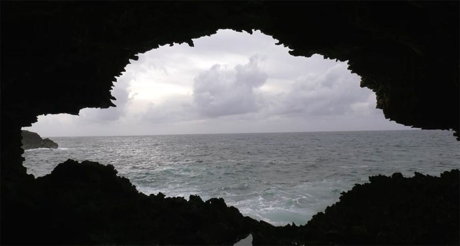 La Animal Flower Cave, donde el Atlántico de junta con el Caribe