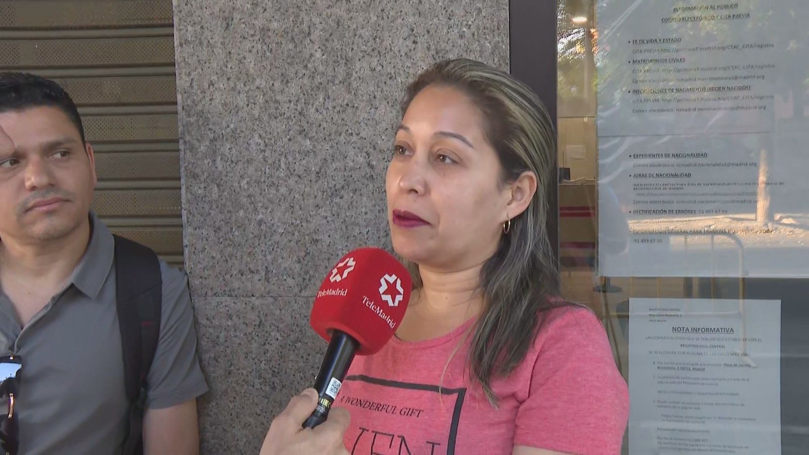 La huelga de funcionarios colapsa los registros civiles