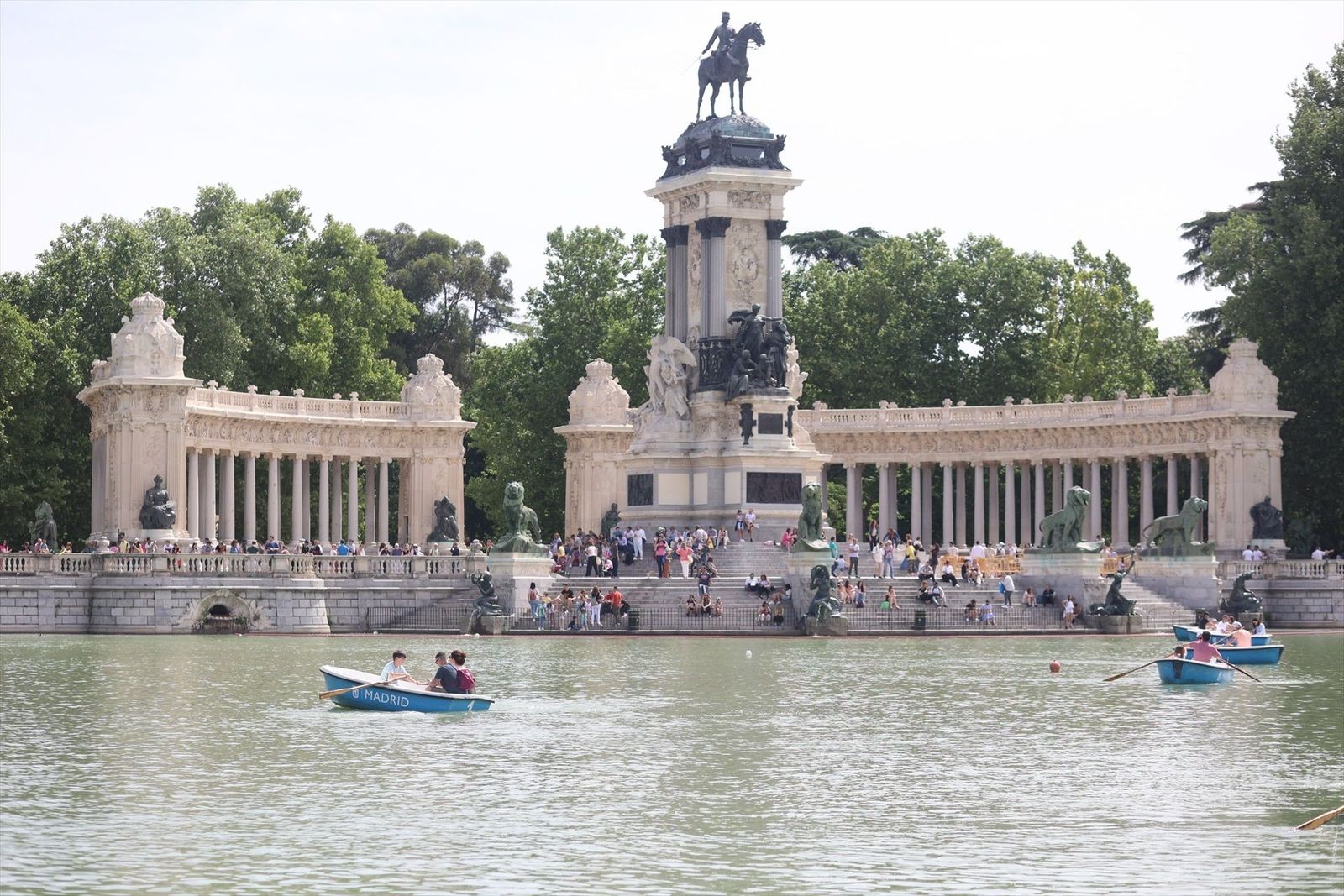 Madrid celebra el puente de mayo con música, gastronomía y diversión en sus fiestas
