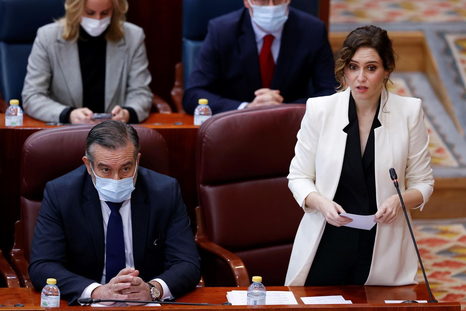 Ayuso: "La gente que crea empresas y empleo, en estos momentos no puede más"