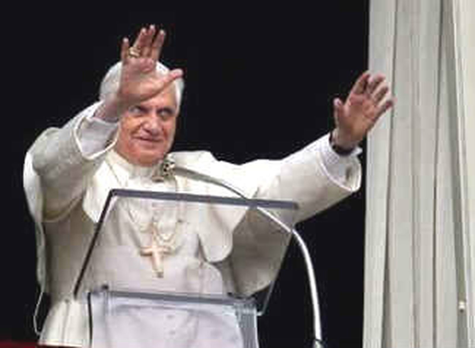 Benedicto XVI emprende viaje a México